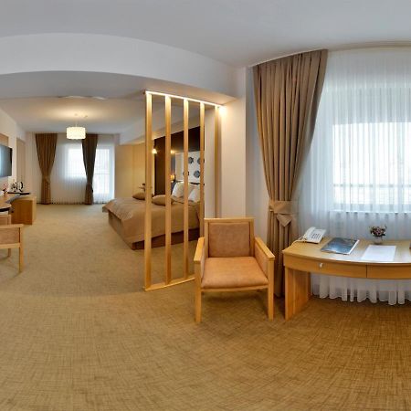 Hotel Condor Tulcea Esterno foto