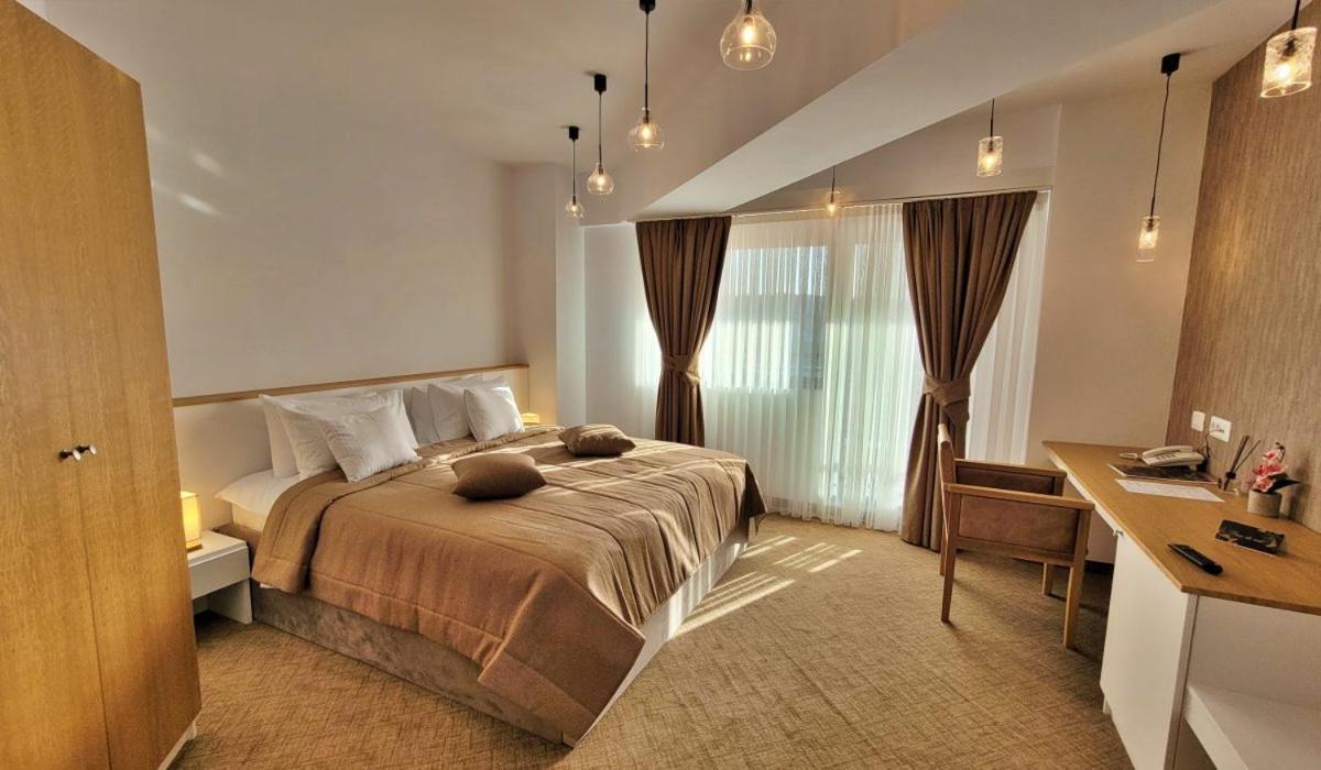 Hotel Condor Tulcea Esterno foto