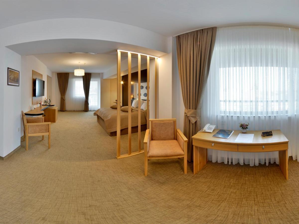 Hotel Condor Tulcea Esterno foto