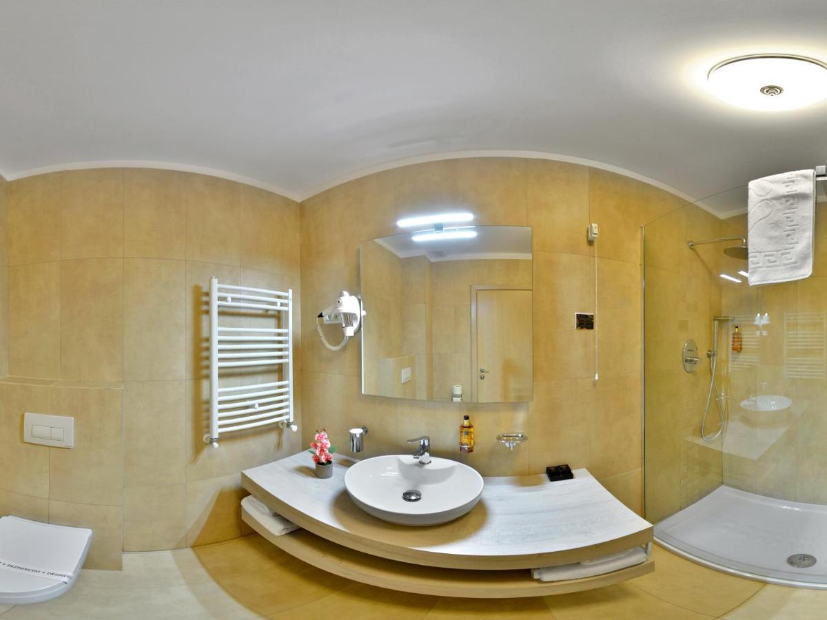 Hotel Condor Tulcea Esterno foto