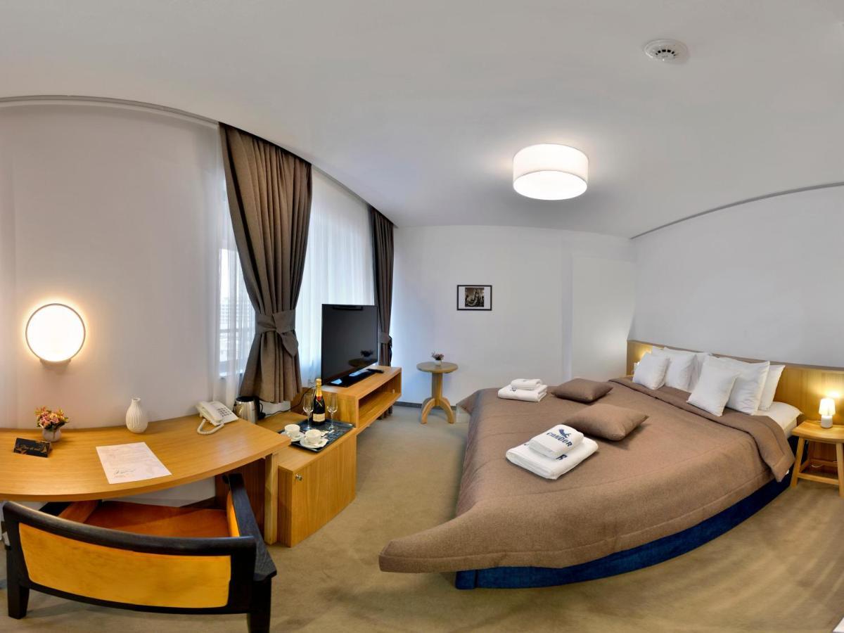 Hotel Condor Tulcea Esterno foto
